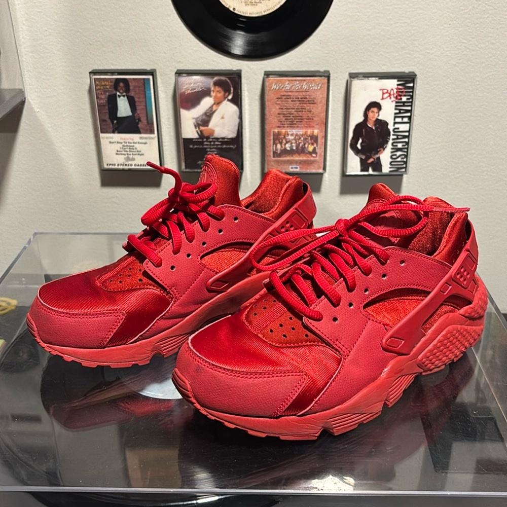 Nike Ruby red huaraches, Size 8.5 Women’s